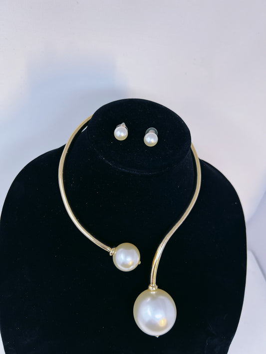 Choker pearl Necklace and Earrings